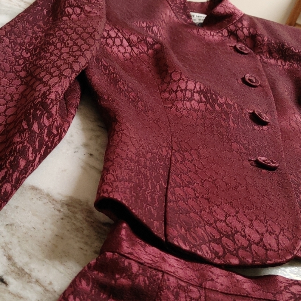Wool & Silk Brocade Albert Nipon Petite Suit in Burgundy - Picture 15 of 16